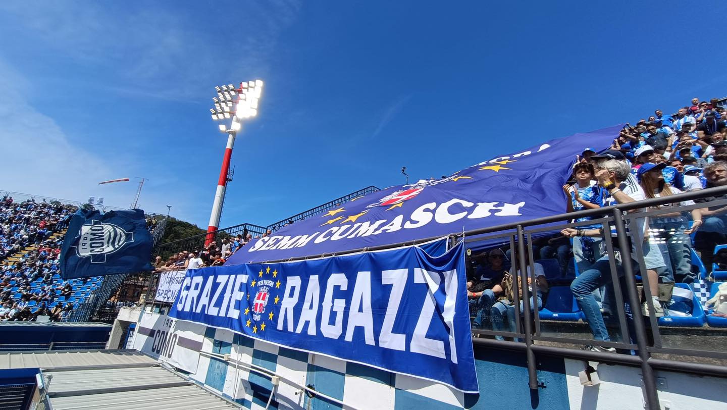 Curva Como Siamo in Europa Grazie Ragazzi Pesi Massimi